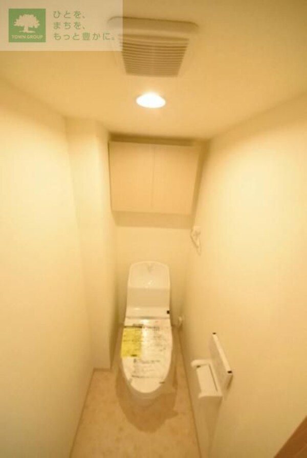 トイレ(トイレ内収納棚あります)