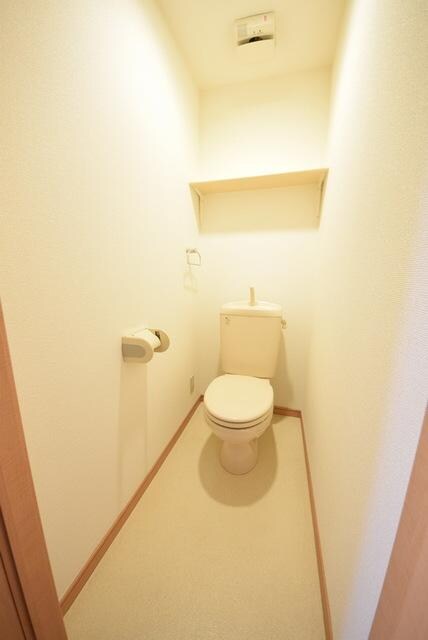 物件内観写真7　(きれいなトイレです)