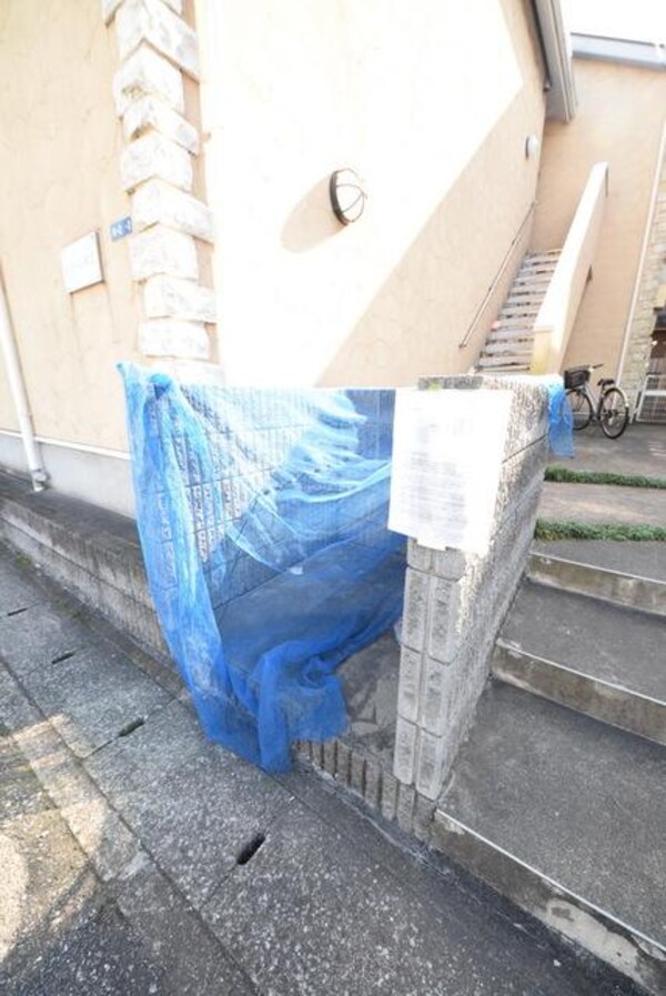 共有部分(入居者専用のごみステーション)