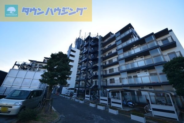 外観(玄関入口側から見た外観です)