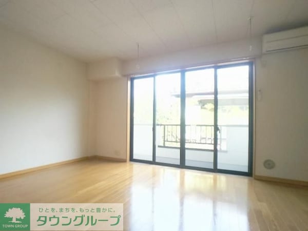 リビング・居室(日当りの良い明るいお部屋です)