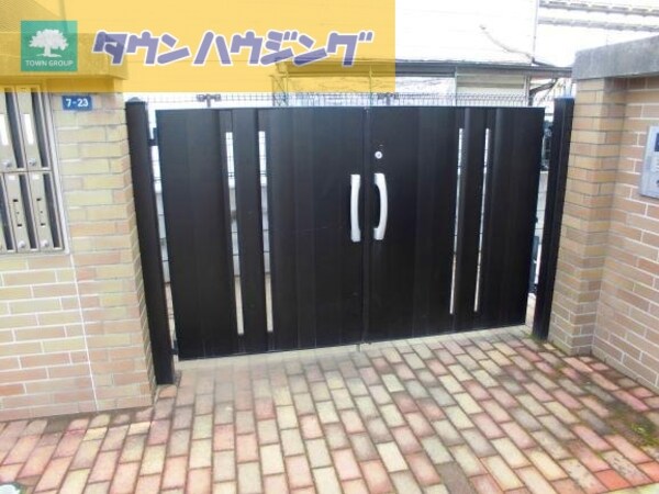 エントランス(詳細はタウンハウジングまで！043-290-8070)