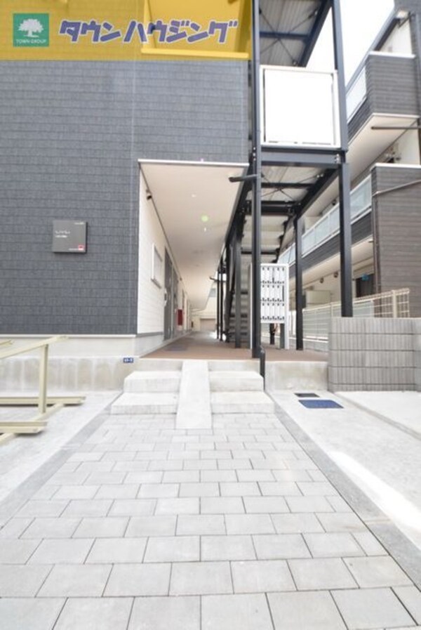 エントランス(お部屋探しは【タウンハウジング千葉店】にお任せ下さい♪)