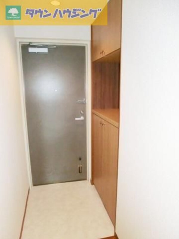 玄関(お部屋探しは【タウンハウジング千葉店】にお任せ下さい♪)