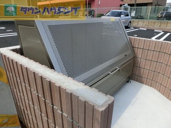 その他(敷地内ごみ置場)