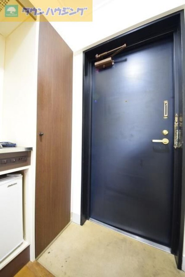 玄関(シューズボックス付き玄関)