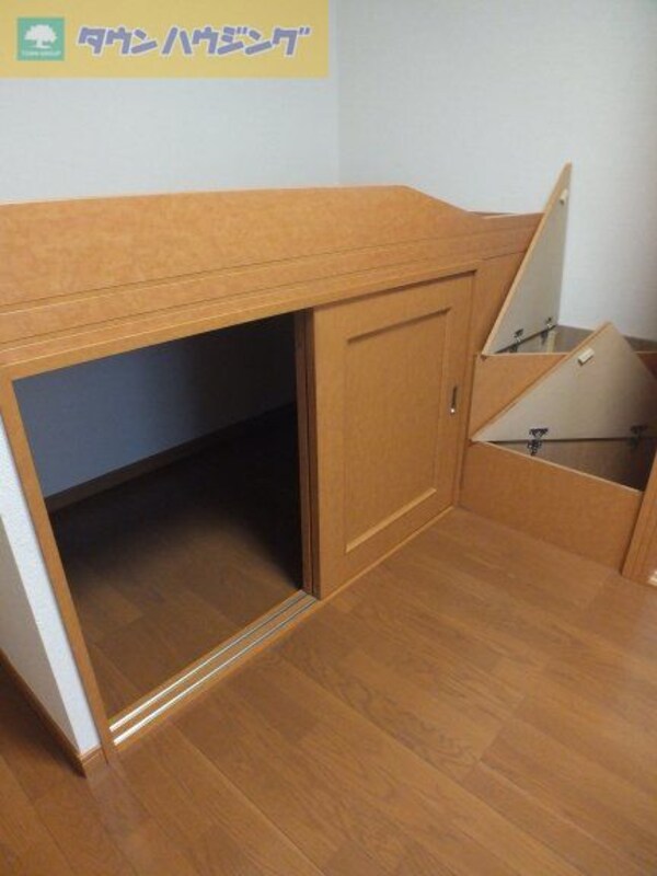その他室内・内装(ベッド下収納)
