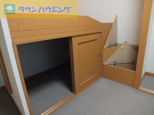 その他室内・内装(ベッド下収納)