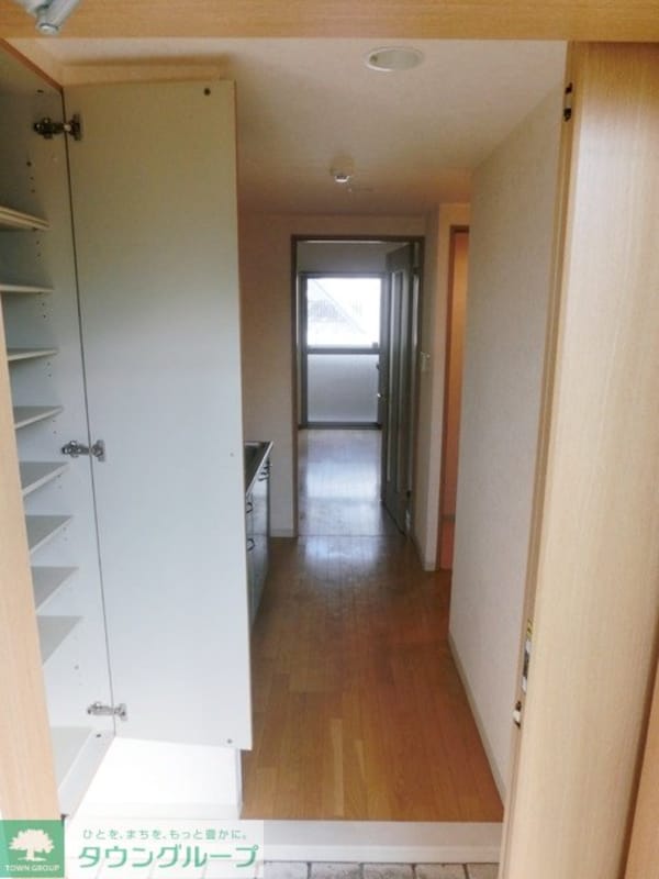 玄関(シューズＢＯＸ完備（同タイプ）)