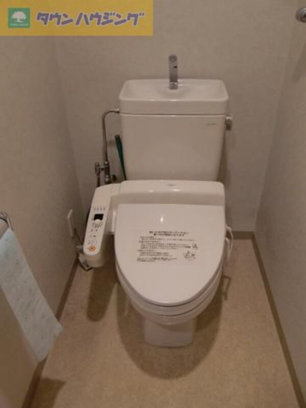 トイレ(ウォシュレットも標準装備。)
