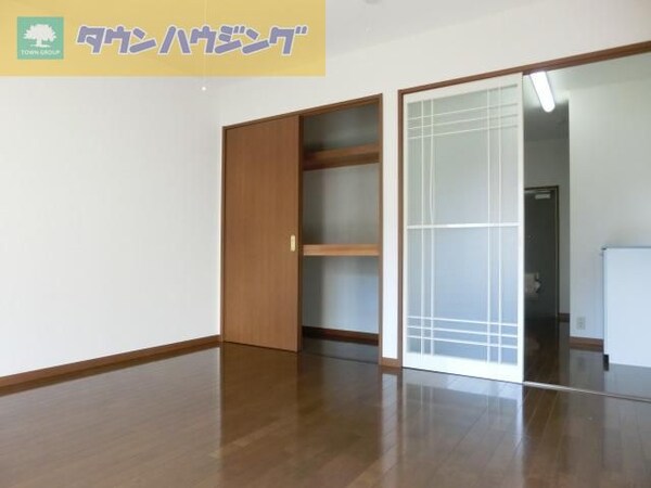 その他室内・内装(光の差し込む室内です)