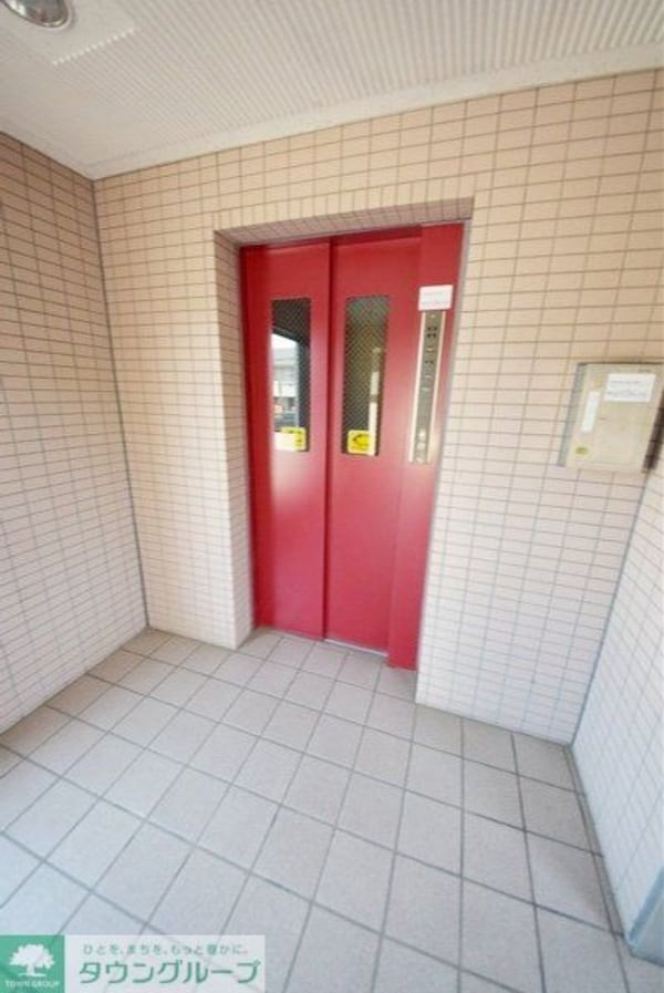 共有部分(エレベーター1基完備)