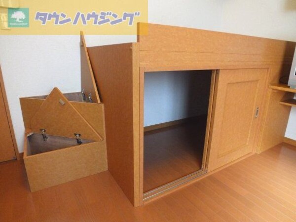 その他室内・内装(ベッド下収納)