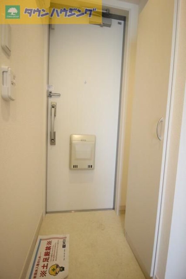 玄関(シューズボックス付)