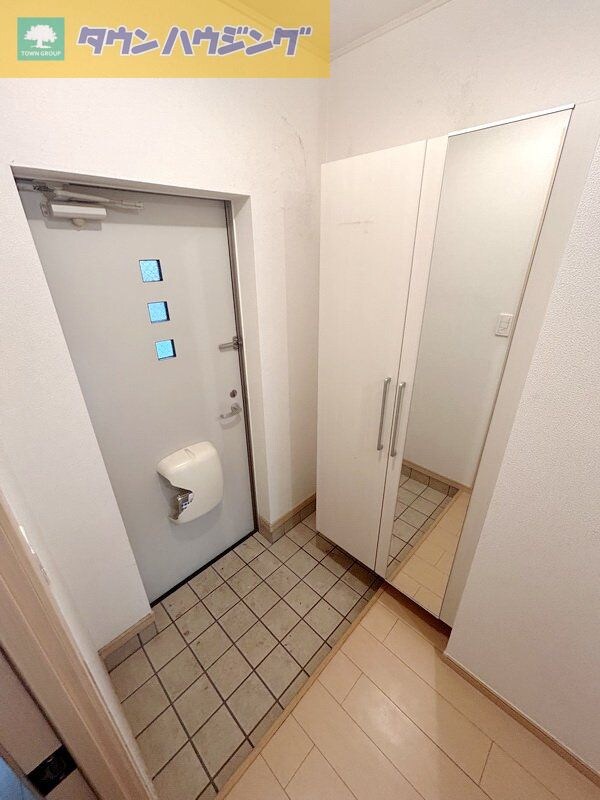 玄関(玄関)