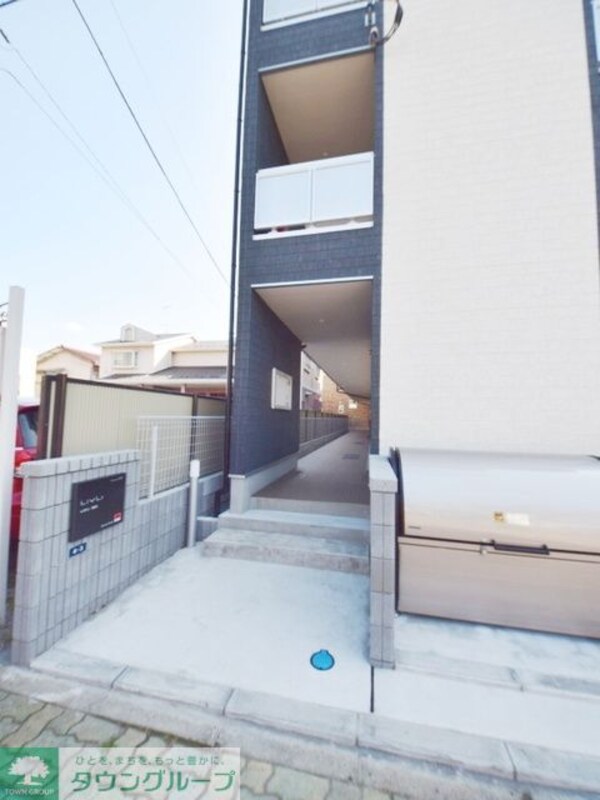 エントランス(建物入口です)