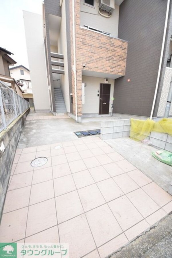 エントランス(お部屋探しは【タウンハウジング千葉店】にお任せ下さい♪)