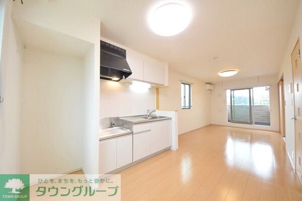 リビング・居室(現地待ち合わせ歓迎♪お問合せはタウンハウジング千葉店まで！)