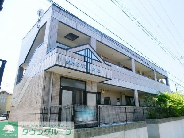 外観(エントランス側から見た外観)