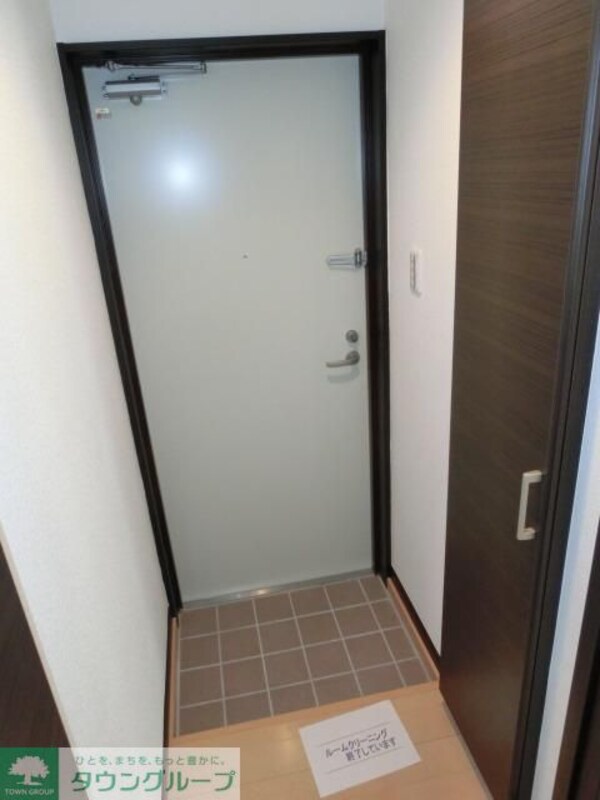 玄関(お問合せはタウンハウジングまで！※現地待合わせ相談可能)