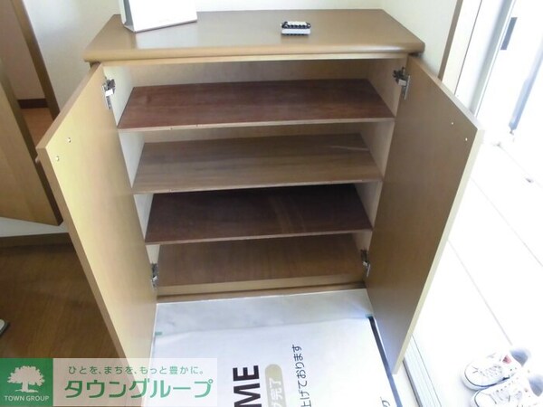 玄関(ゴミ捨て場です)