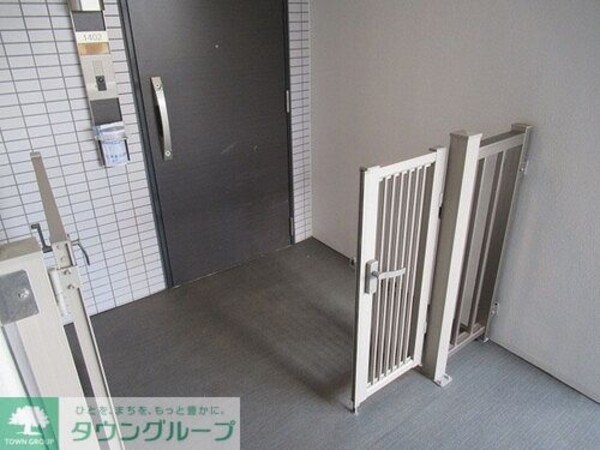 玄関(専用ポーチ)