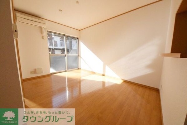 リビング・居室(別棟参考写真です)