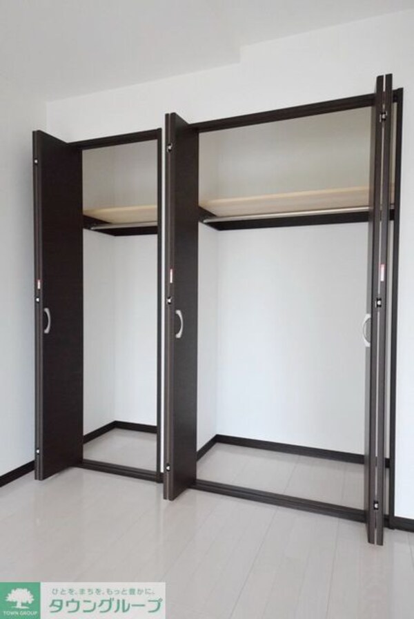 収納(奥行きのある広々とした収納スペース)