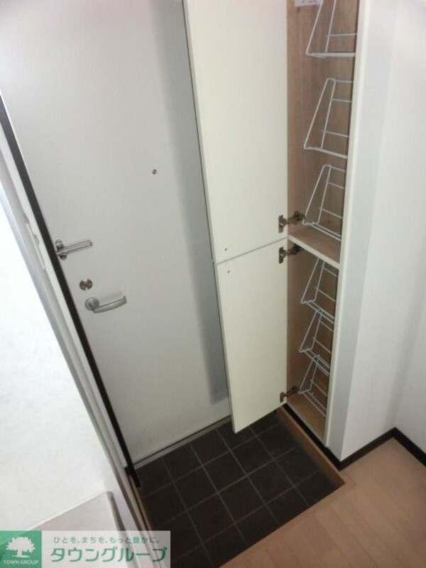 玄関(玄関下駄箱あり)