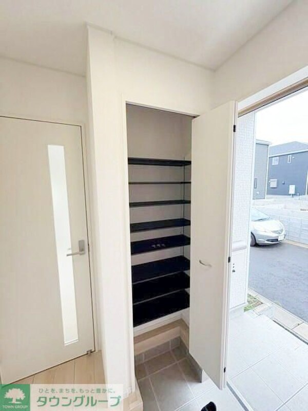 玄関(お問合せはタウンハウジングまで！※現地待合わせ相談可能)