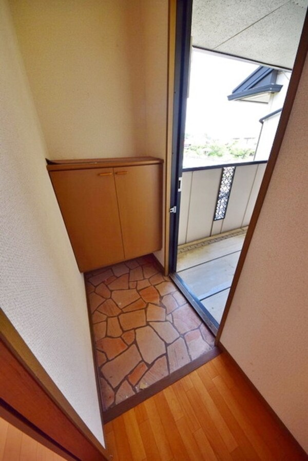 玄関(シューズボックス完備)