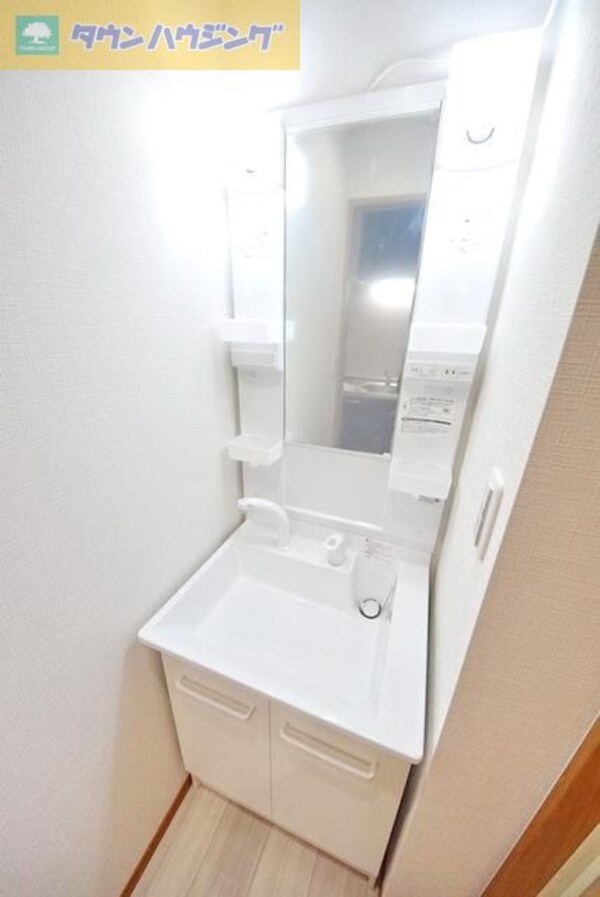 洗面(忙しい朝に嬉しいシャワー付き独立洗面台)
