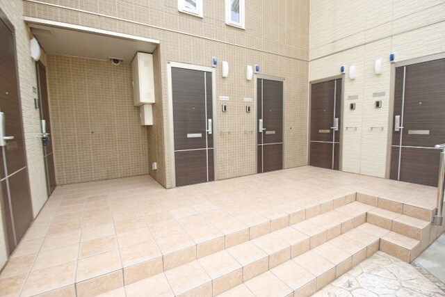 物件内観写真17　(エントランスです)