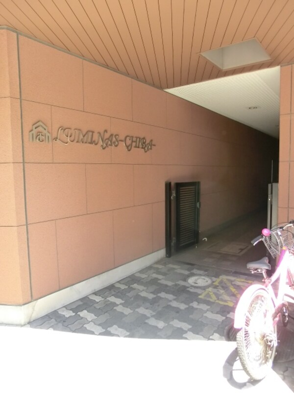 エントランス(お問合せはタウンハウジングまで！※現地待合わせ相談可能)