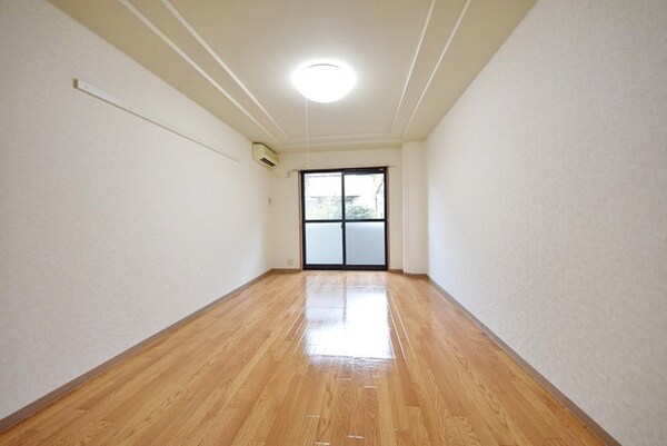 リビング・居室(現地待ち合わせ歓迎♪お問合せはタウンハウジングまで！)