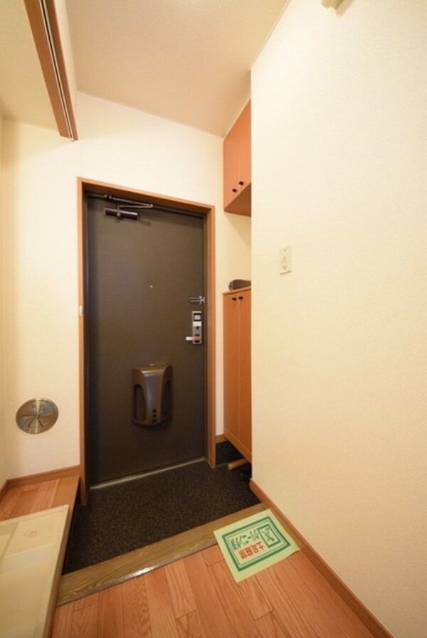 玄関(お問合せは【タウンハウジング】まで！※現地待合わせ相談可！)