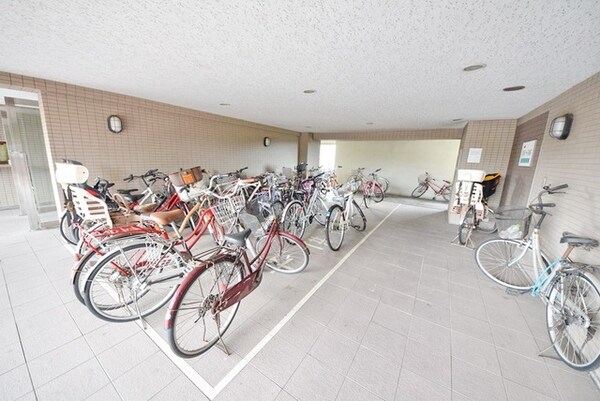 その他(自転車も雨に濡れません)