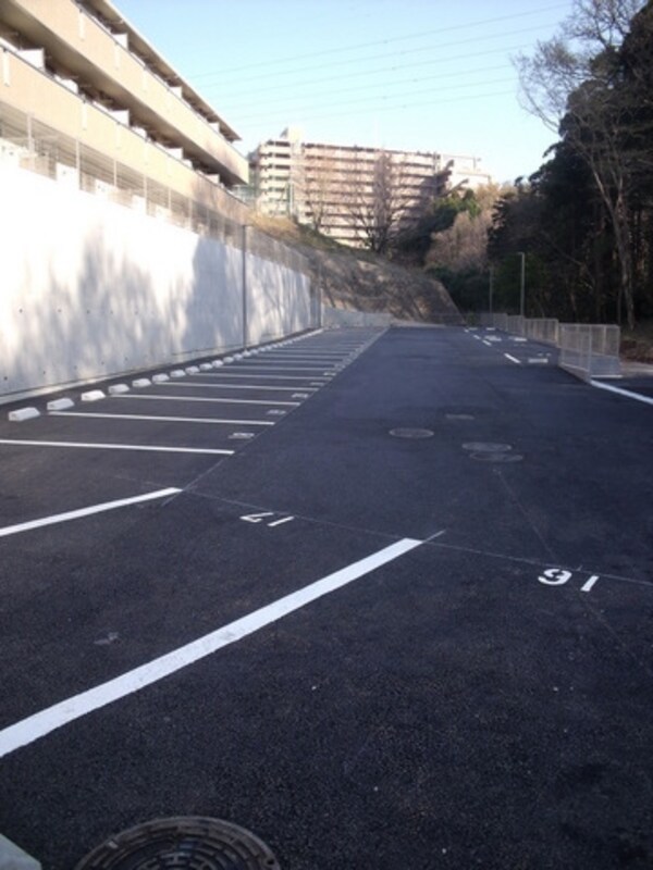駐車場(広々とした駐車場)