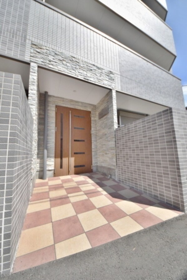 外観(お洒落な入り口です)