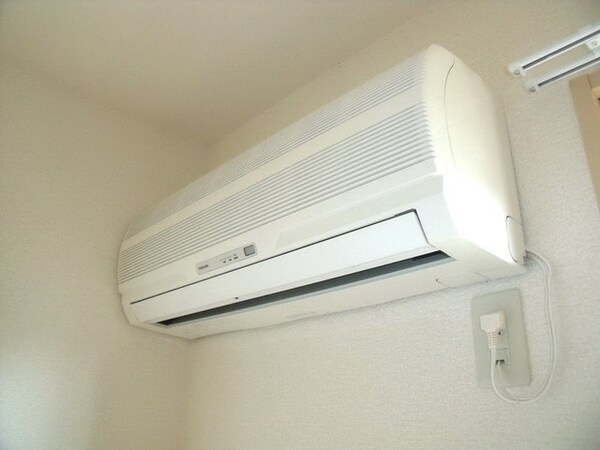 設備(エアコン１台完備です)