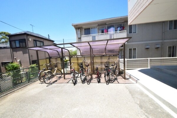 共有部分(屋根付き駐輪場)