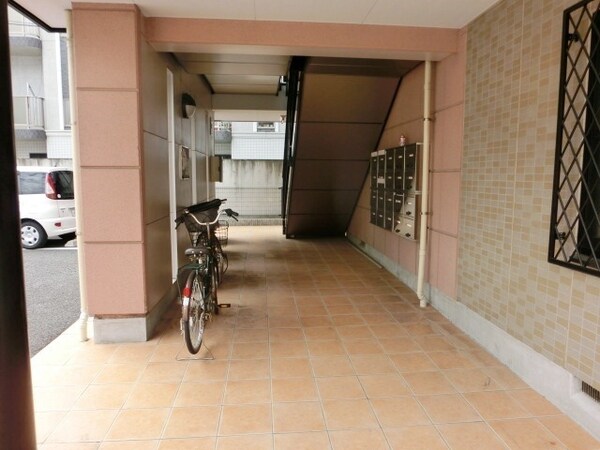 エントランス(室内へのアプローチ)