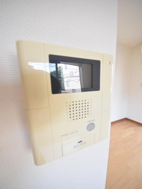 物件内観写真5　(来客時安心のモニター付)