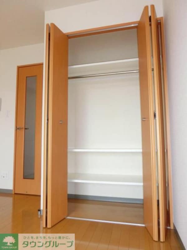 収納(奥行のある多機能クローゼット)