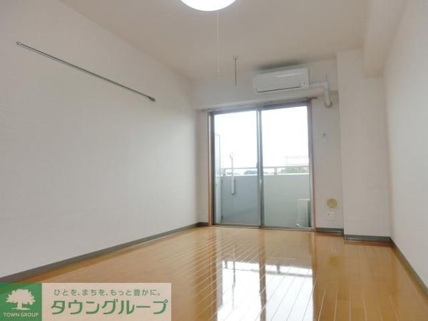 その他室内・内装(角部屋の明るい室内)