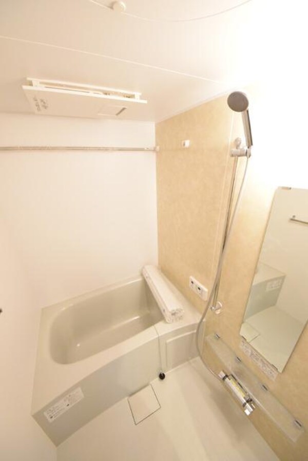 バス／シャワールーム等(浴室乾燥機、追い炊き付)