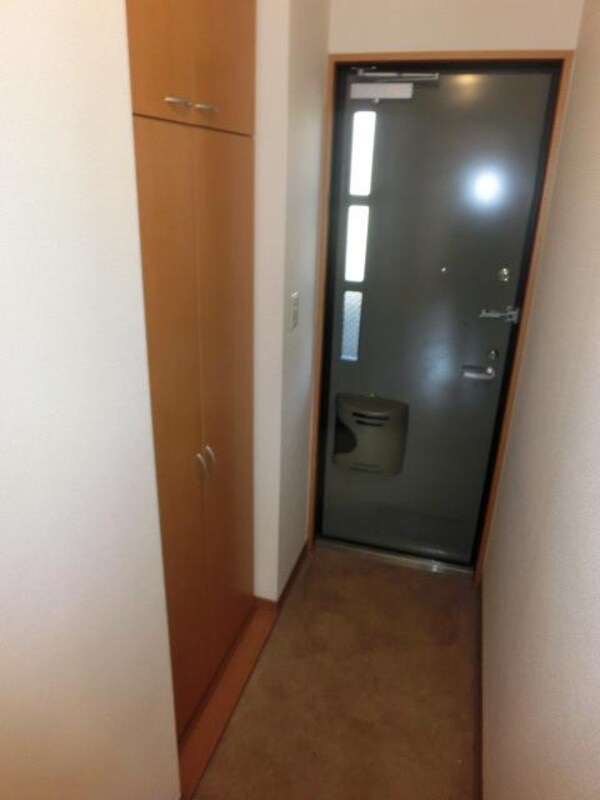 玄関(玄関下駄箱あり)