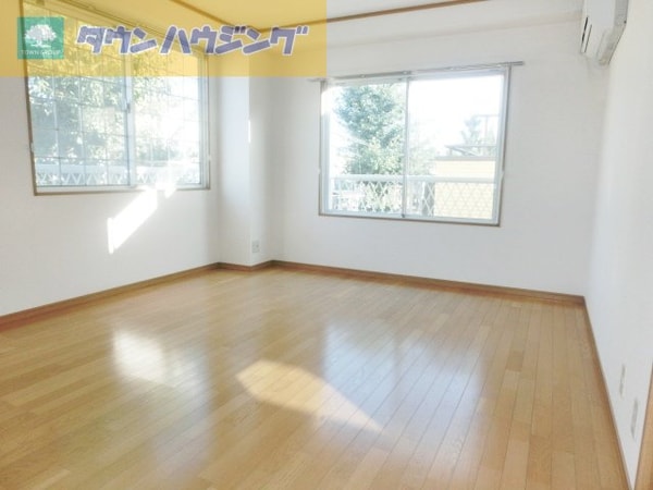 リビング・居室(明るい２面採光のお部屋です)