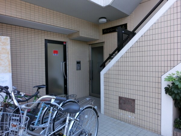 エントランス(オートロック付き)
