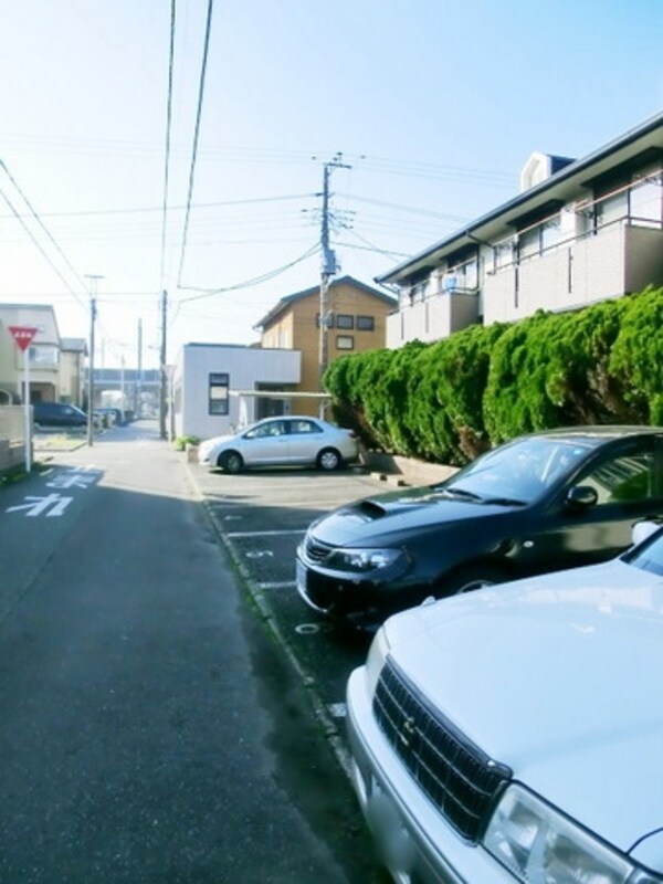 駐車場(敷地内に駐車場あります)